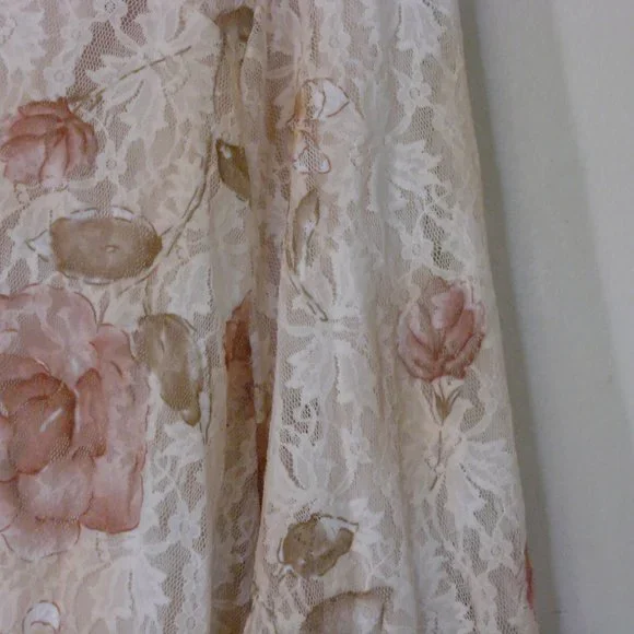 Charlotte Russe Beige and Pink Lace Floral Skirt Size M - Picture 4 of 7